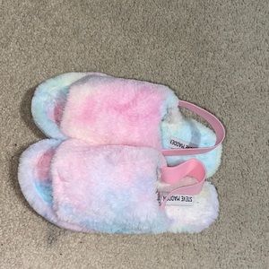 Women’s Steve Madden tie die slides. Size 8.5